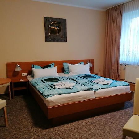 Hotel Garni Zum Goldenen Ring Quedlinburg Bagian luar foto