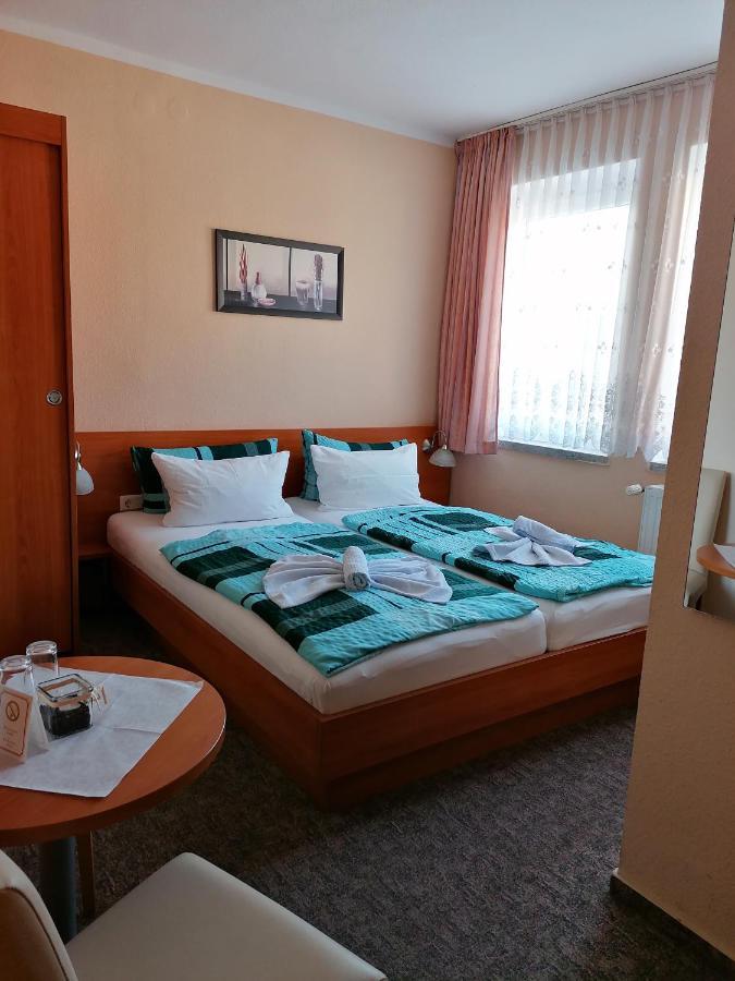 Hotel Garni Zum Goldenen Ring Quedlinburg Bagian luar foto