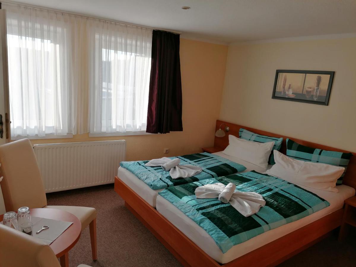 Hotel Garni Zum Goldenen Ring Quedlinburg Bagian luar foto