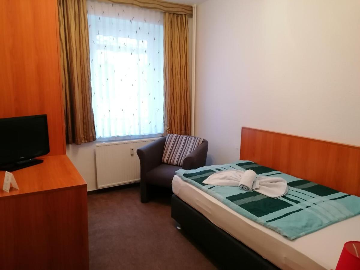 Hotel Garni Zum Goldenen Ring Quedlinburg Bagian luar foto