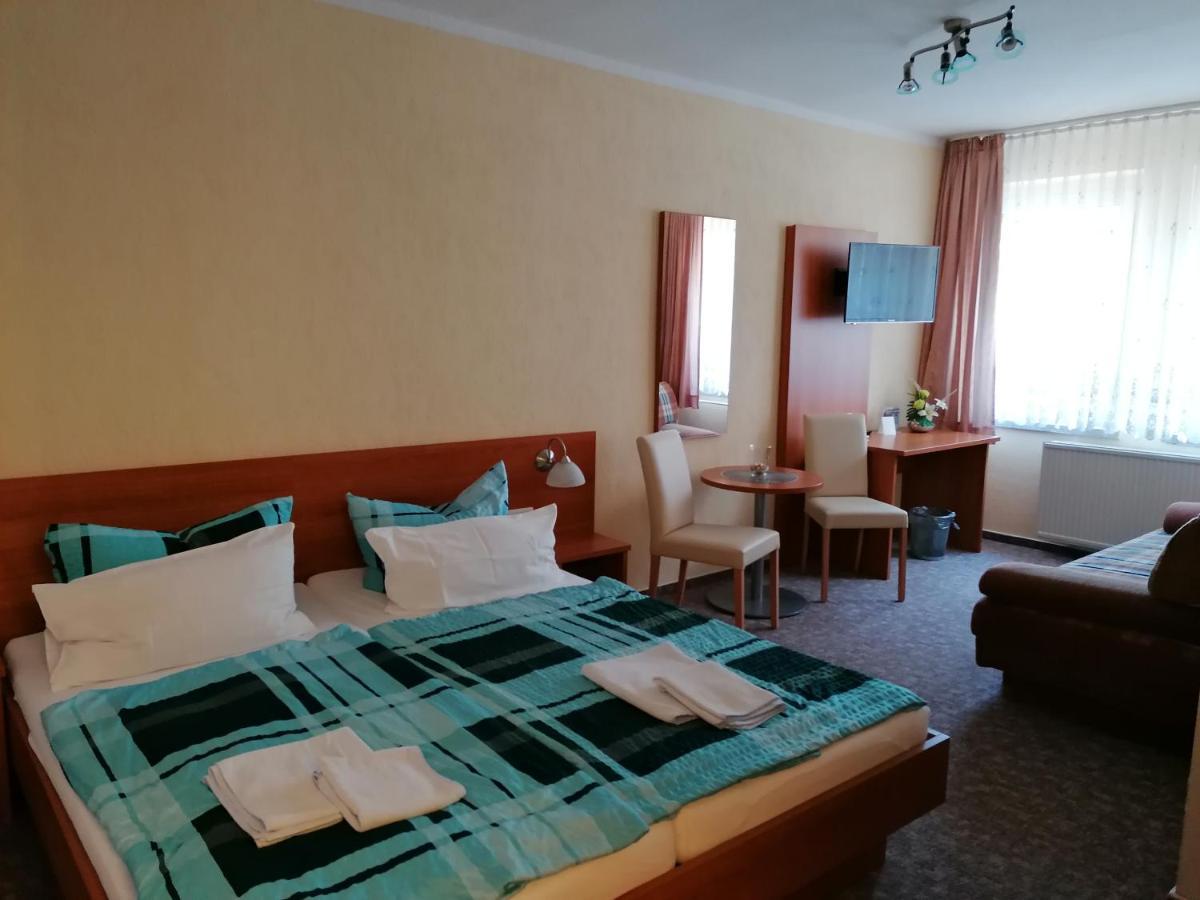 Hotel Garni Zum Goldenen Ring Quedlinburg Bagian luar foto